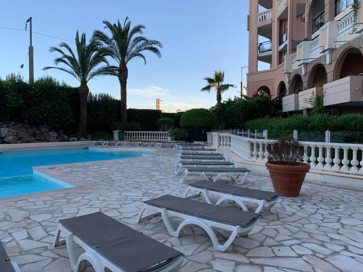 Le Palm Azur - Vue Mer Sur Les Iles De Lerins カンヌ エクステリア 写真
